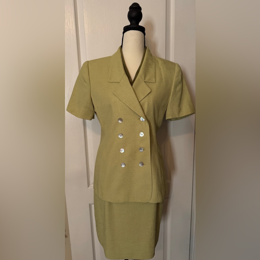 Kasper ASL Petite Key Lime Tailored Double-Breasted 2PC Suit. 4P